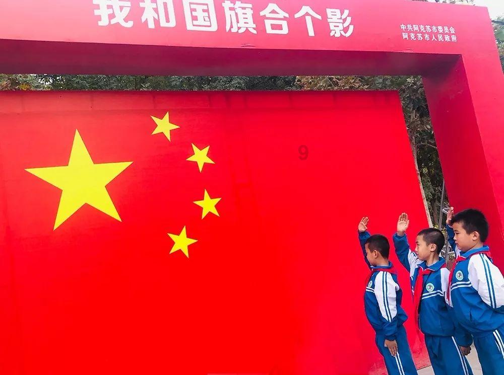 甲方找了项目，找了乙丙三人合伙开了AB两家店。利润该怎样分配？游戏画面