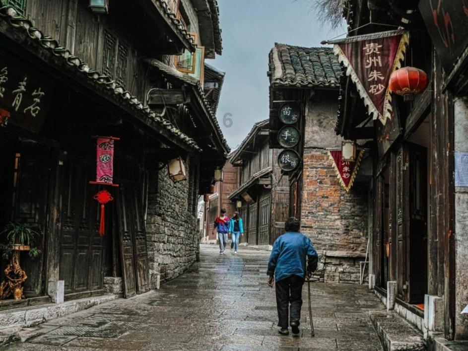 我是一个怀胎俩月的孕妇，想问生孩子真的很疼吗？游戏画面